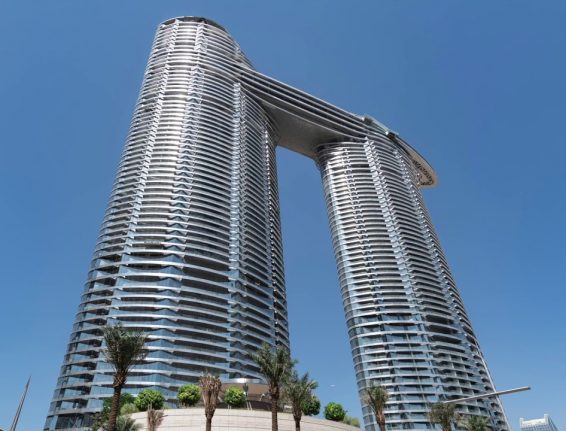 CoxGomyl provide innovative facade access solutions to some of the most innovative buildings in the Middle East